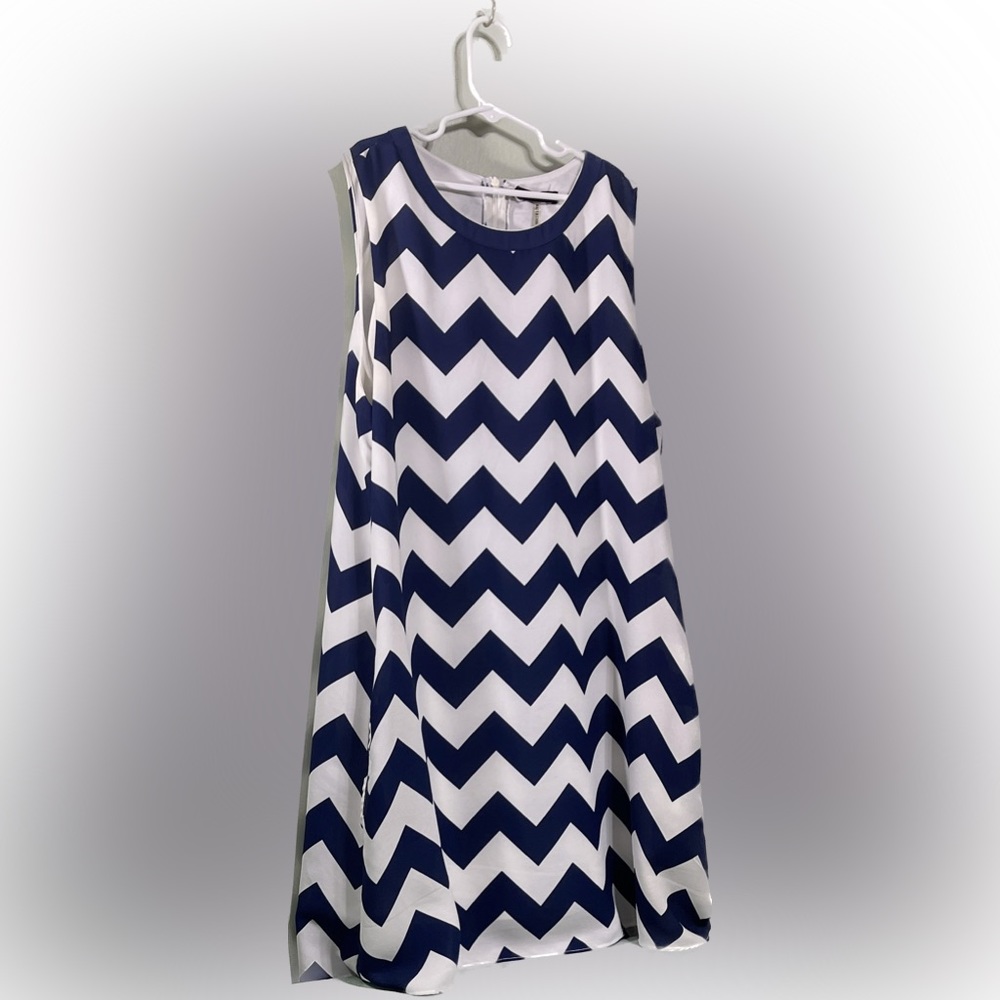 A-line Chevron print dress by Xteren